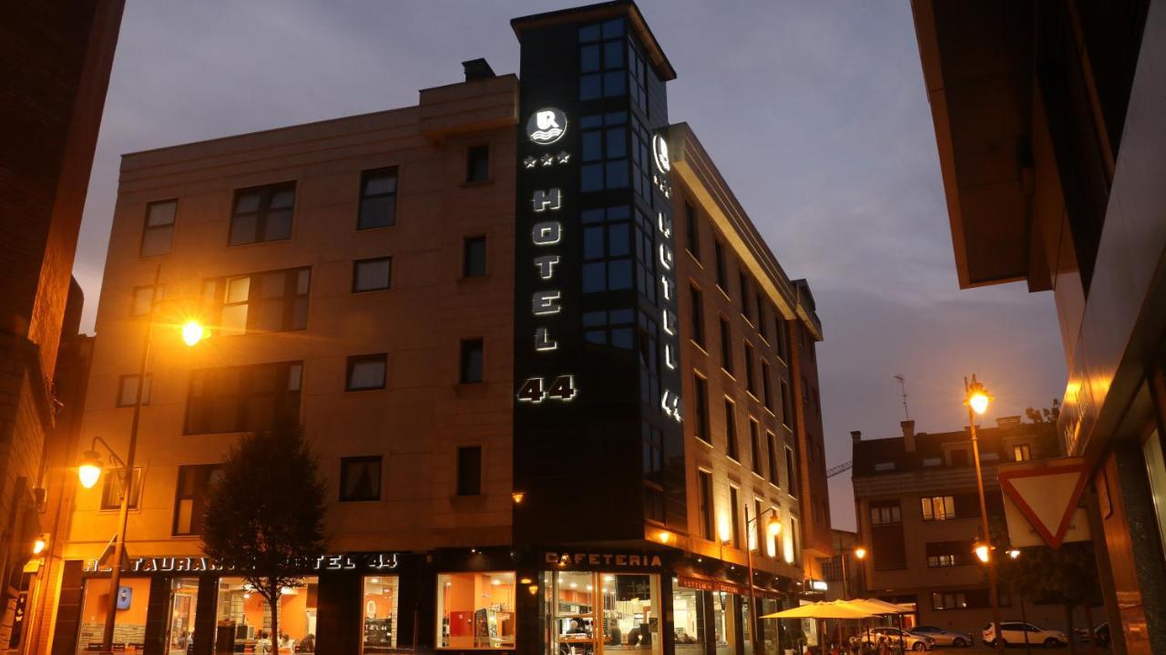 Hotel 44 Хихон Экстерьер фото
