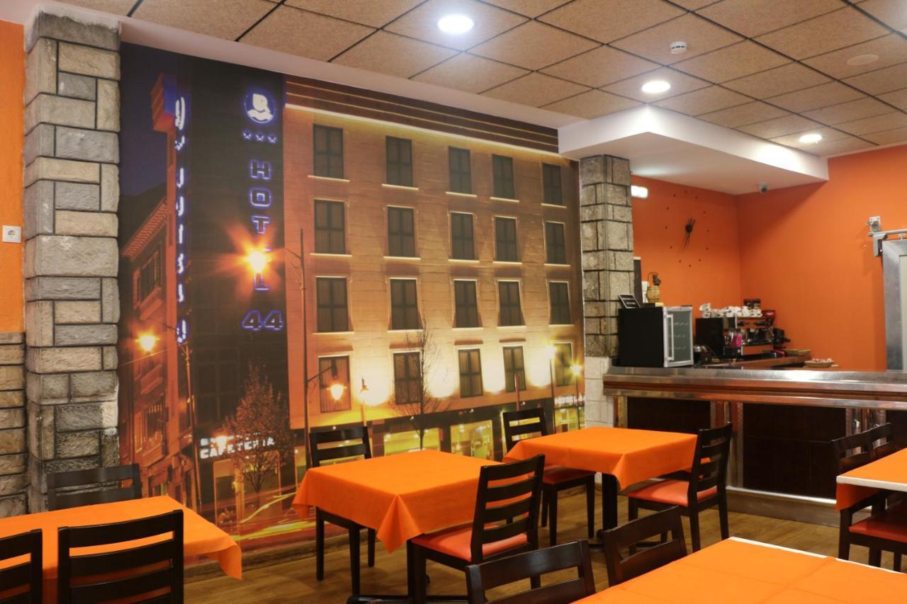 Hotel 44 Хихон Экстерьер фото